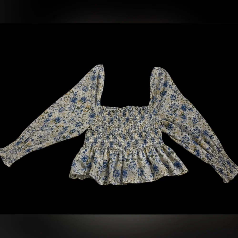 Anthropologie En Saison floral smocked puff balloon sleeve blouse cottage blue L